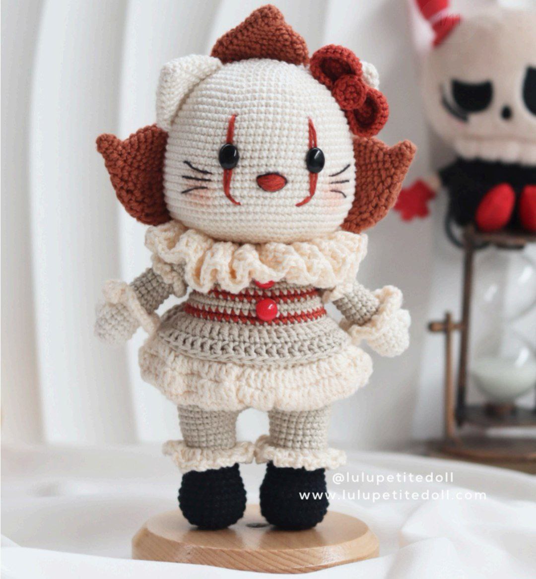 Clown Cat Amigurumi Free Pattern